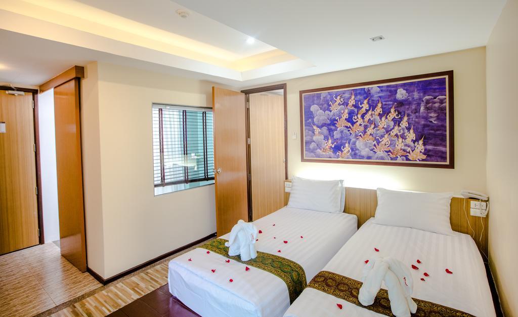 Patong Landmark Hotel Room photo
