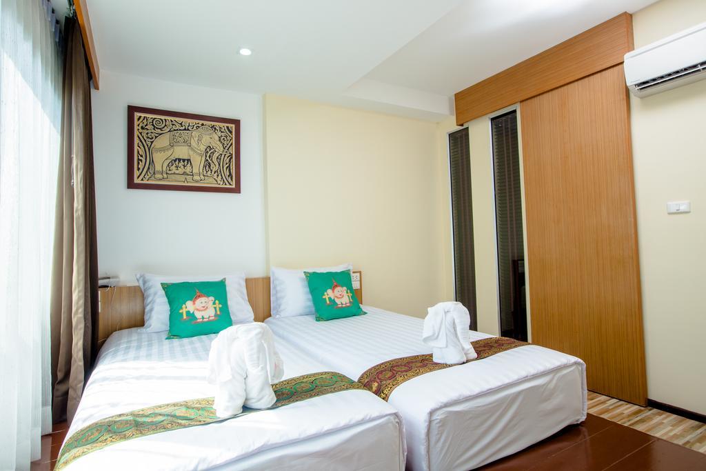 Patong Landmark Hotel Room photo